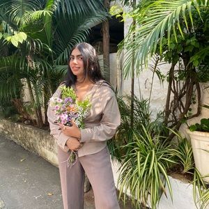 Meet your Posher, Hinal